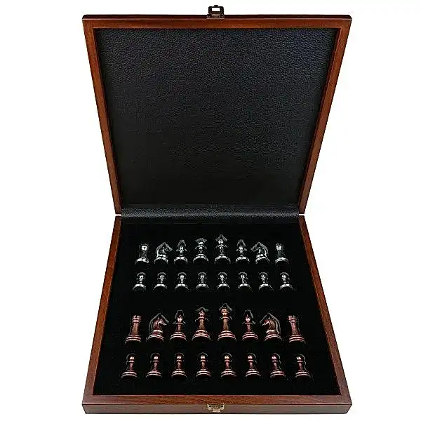 Kutulu Ceviz Ahşap Satranç Seti (Metal Figürlü)